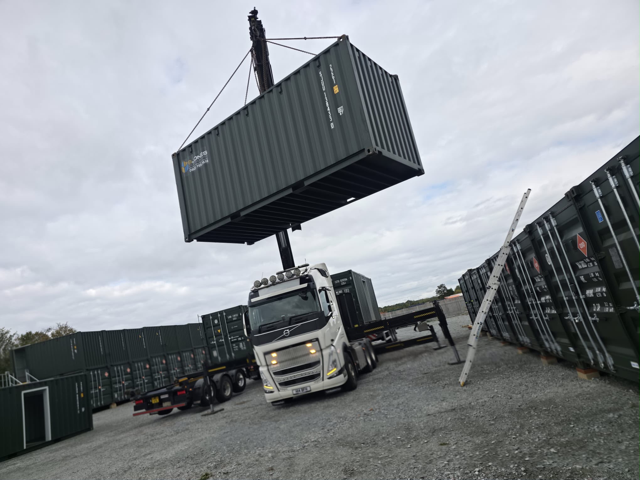 HIAB specialist lift